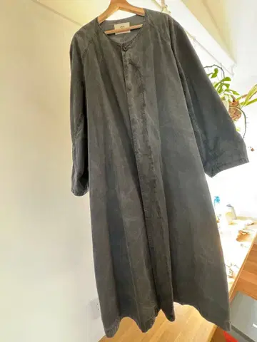 우티 OUTIL 롱 코트 블랙 샘플