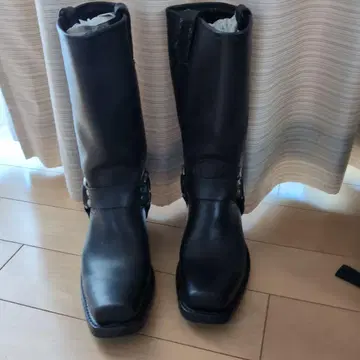 블랙 엔지니어 부츠 버클 포함