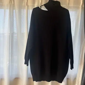 MIRUA 블랙 터틀넥 니트 원피스