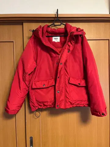 OZOC 후드 부착 레드 다운 자켓