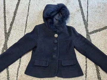 후드 부착 블랙 자켓