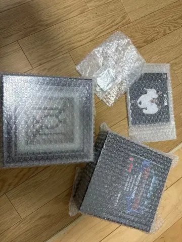 미개봉 CD 앨범 부속물 있음