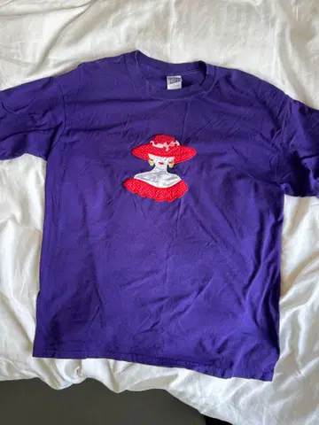 보라색 T셔츠 여성 자수