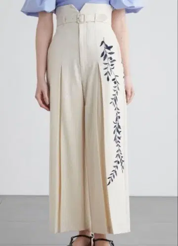 [ 새상품 미사용 ] Lily brown 와이드 팬츠 M 사이즈