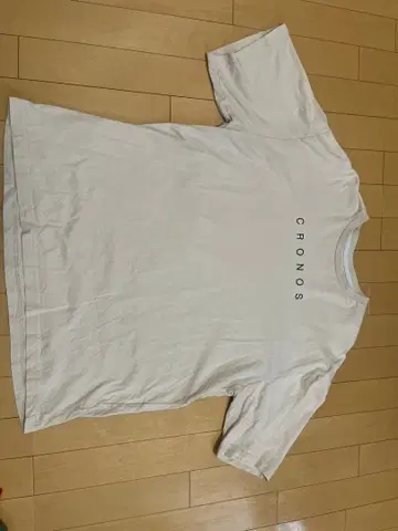 CRONOS 로고 베이지 계열 T셔츠 L 사이즈