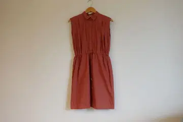 슬리브리스 셔츠 원피스 테라코타