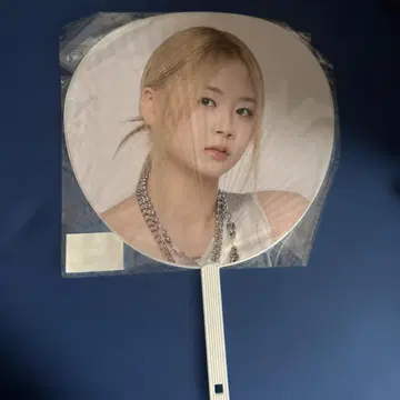 ME:I KOKONA 사진 포함 빅 사이즈 부채