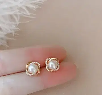펄과 스톤의 골드 귀걸이