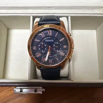 FOSSIL 크로노그래프 아날로그 시계 블랙