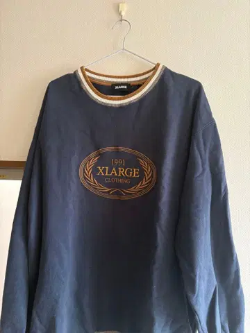 XLARGE 네이비 로고 트레이닝복