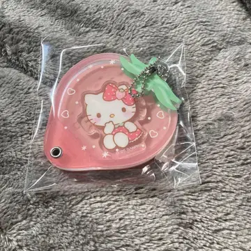 산리오 키티 아크릴 참 딸기