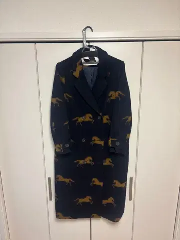 Spoom. 말 패턴 네이비 체스터 코트