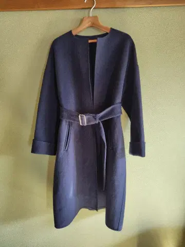 네이비 벨트 포함 롱 코트