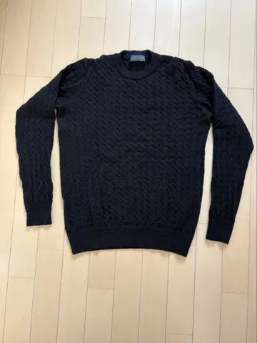 케이블 짜임 긴팔 스웨터 블랙