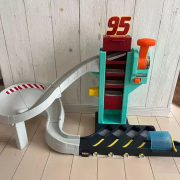 카즈 토미카 레버로 연속 발진! 다이나믹 타워 타카라토미 디즈니