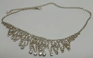 크리스탈 목걸이 l-chance