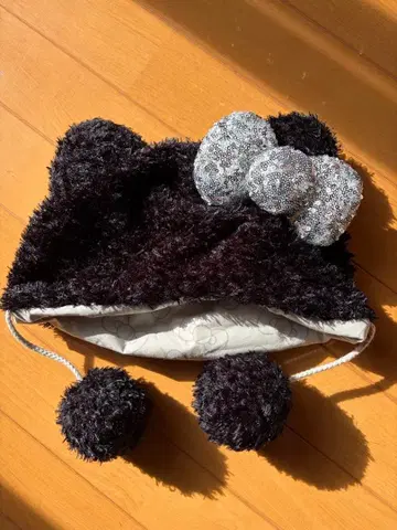 유니버설 팬캡 블랙 리본 헬로키티