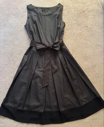 UNTITLED 슬리브리스 무릎 기장 원피스 3 사이즈 블랙