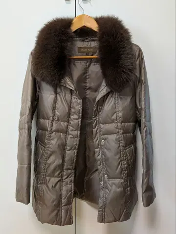 브라운 퍼(fur) 부착 다운 자켓