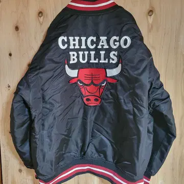 새상품급 NBA 시카고 불스 바시티 자켓 팀 로고 자수 프릭스스토어
