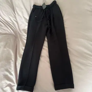 새상품 URBAN RESEARCH 네이비 드레이프 팬츠 XS