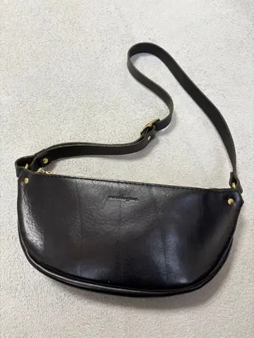 아날로지코 아크 숄더 블랙 analogico