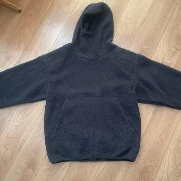 다크 그레이 플리스 자켓 후드 부착