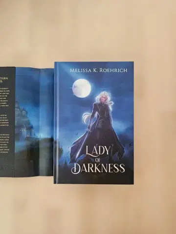 Lady of Darkness Vol.1 Aurora Crate SE