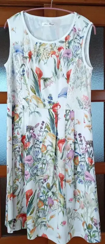 Super Beauty 플라워 프린트 슬리브리스 원피스