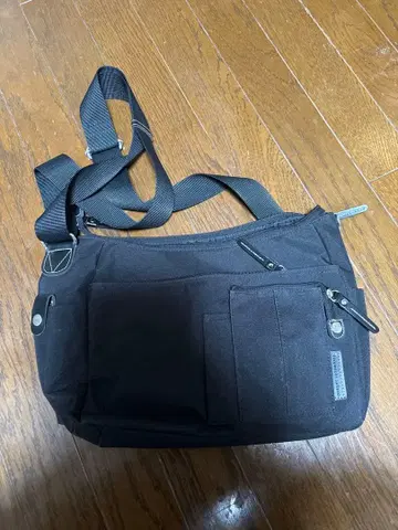 Hiromichi Nakano 숄더백