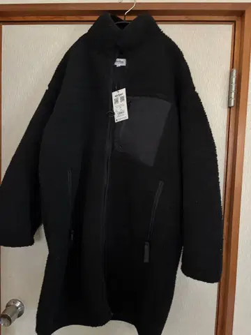 WILD THINGS 플러피 보아 스탠드 코트 S 블랙