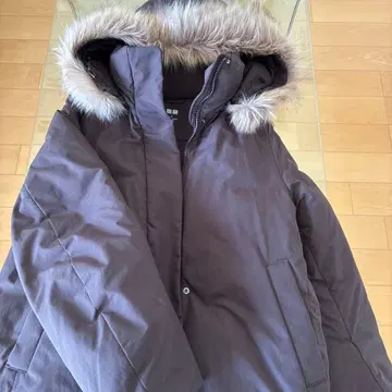 귀한 유니클로 퍼 달린 다운 자켓 코트