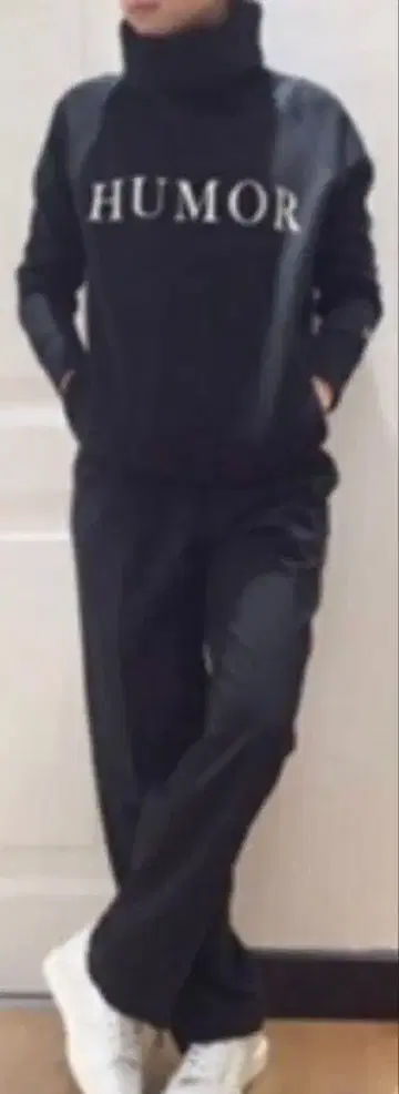 Americana 아메리카나 HUMOR 빅 터틀넥 맨투맨