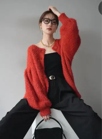 lumier 류미에 크루넥 랜덤 샤기 가디건 레드 빨간색