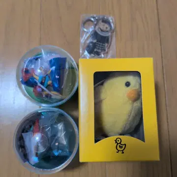 병아리 봉제 인형과 피규어 세트