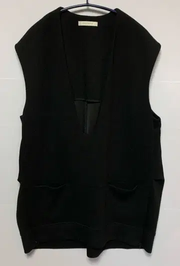 CHIGNON 베스트 U넥 지퍼 사이드 슬릿