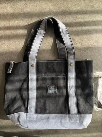 토트백 블랙/그레이 숄더 스트랩 포함