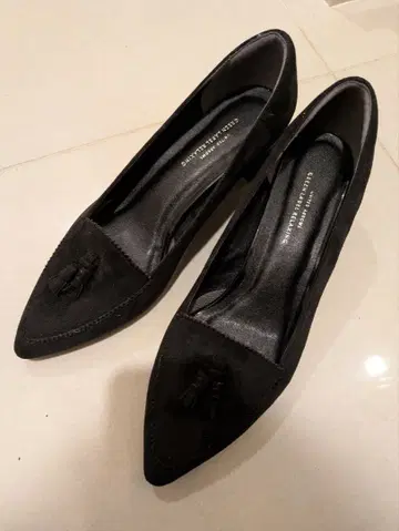 미사용 새상품 그린 라벨 릴랙싱 블랙 펌프스 태슬 24.5cm