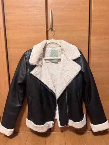 H&M 보아 포함 블랙 라이더 자켓