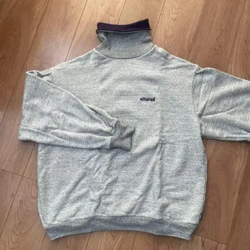 altared 그레이 하이넥 맨투맨