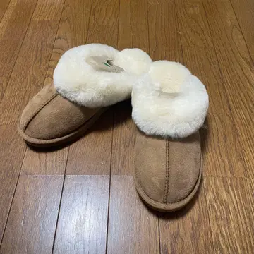 [ 미사용 ] 커클랜드 베이지 스웨이드 무스탕 슬리퍼 25cm