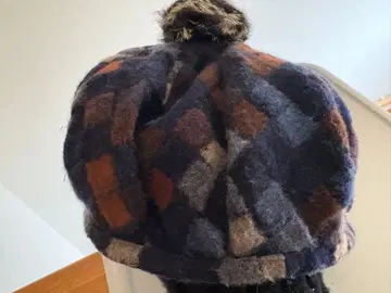 체크 무늬 베레모