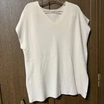 Mila Owen 아이보리 V넥 니트 베스트 상의