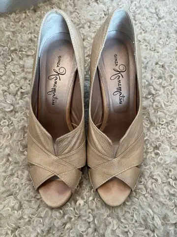 긴자 카네마츠 베이지 오픈토 샌들 23cm