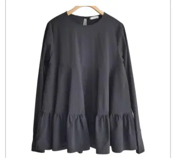 [ 가격 인하 가능 ] yori / 발수 티어드 블라우스