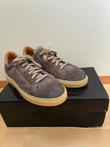 마그나니 레더 스니커즈 그레이