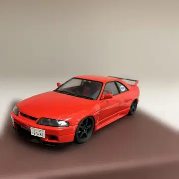 타미야 1/24 스케일 스카이라인 33GTR 프라모델