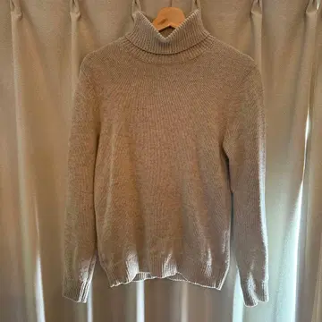 베이지 터틀넥 니트 유니클로