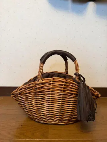 브라운 바스켓백 태슬 포함