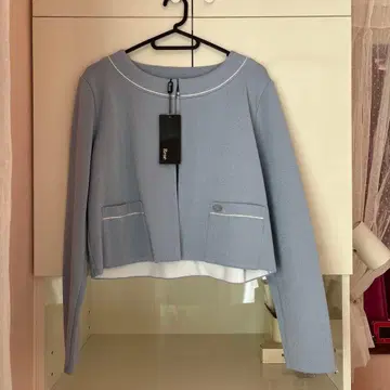 라이트 블루 크롭 자켓